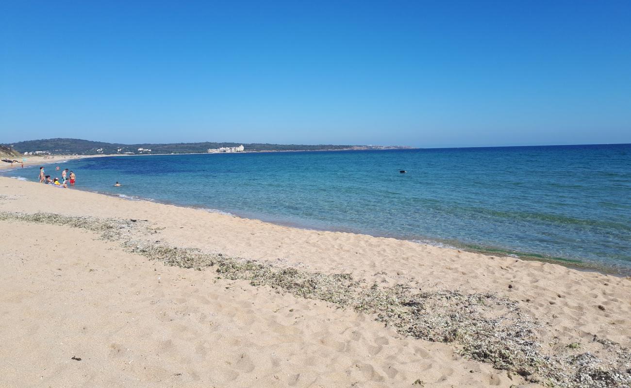 Фото Shofjorski beach II с светлый песок поверхностью