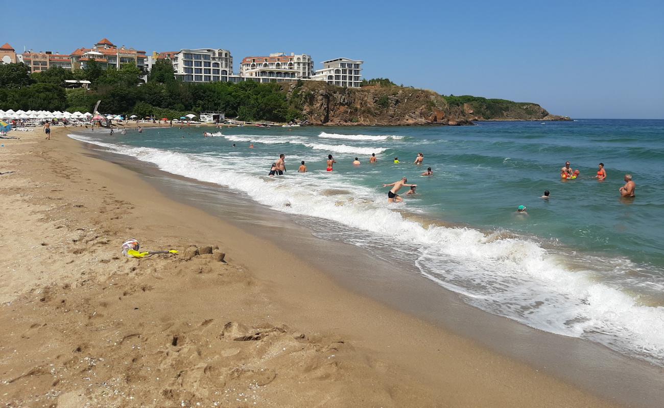 Фото Butamyata beach с светлый песок поверхностью