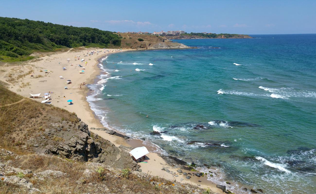 Фото Lipite beach II с светлый песок поверхностью