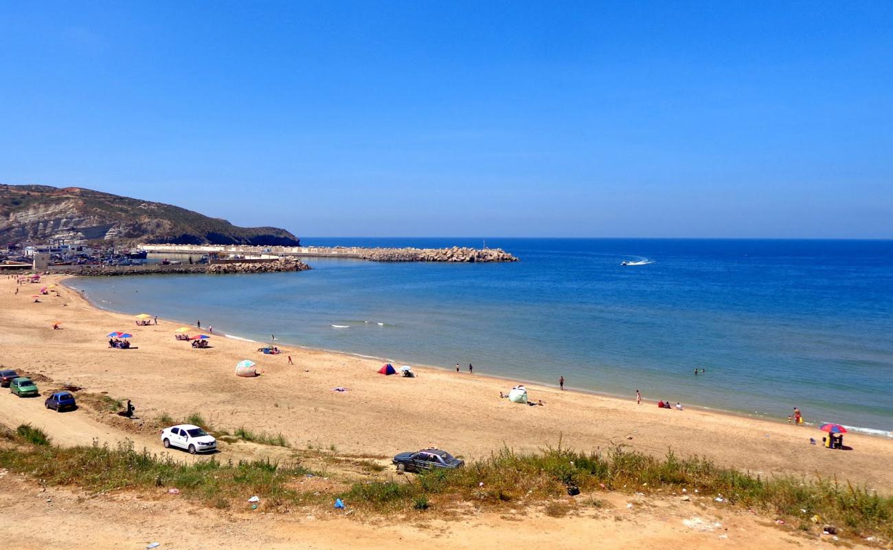 Фото Plage Bouzedjar с светлый песок поверхностью