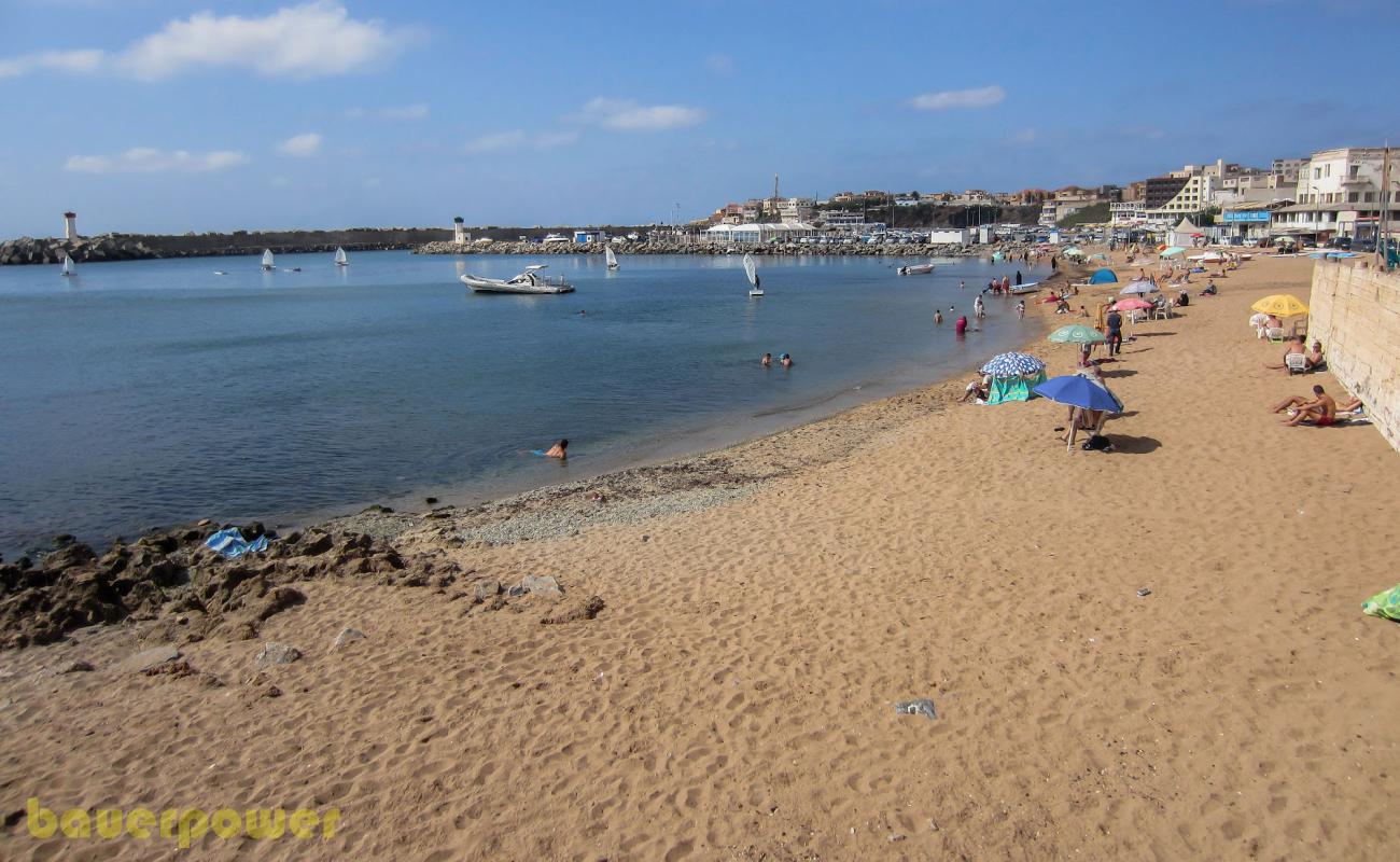 Фото la Jeunesse beach II с светлый песок поверхностью