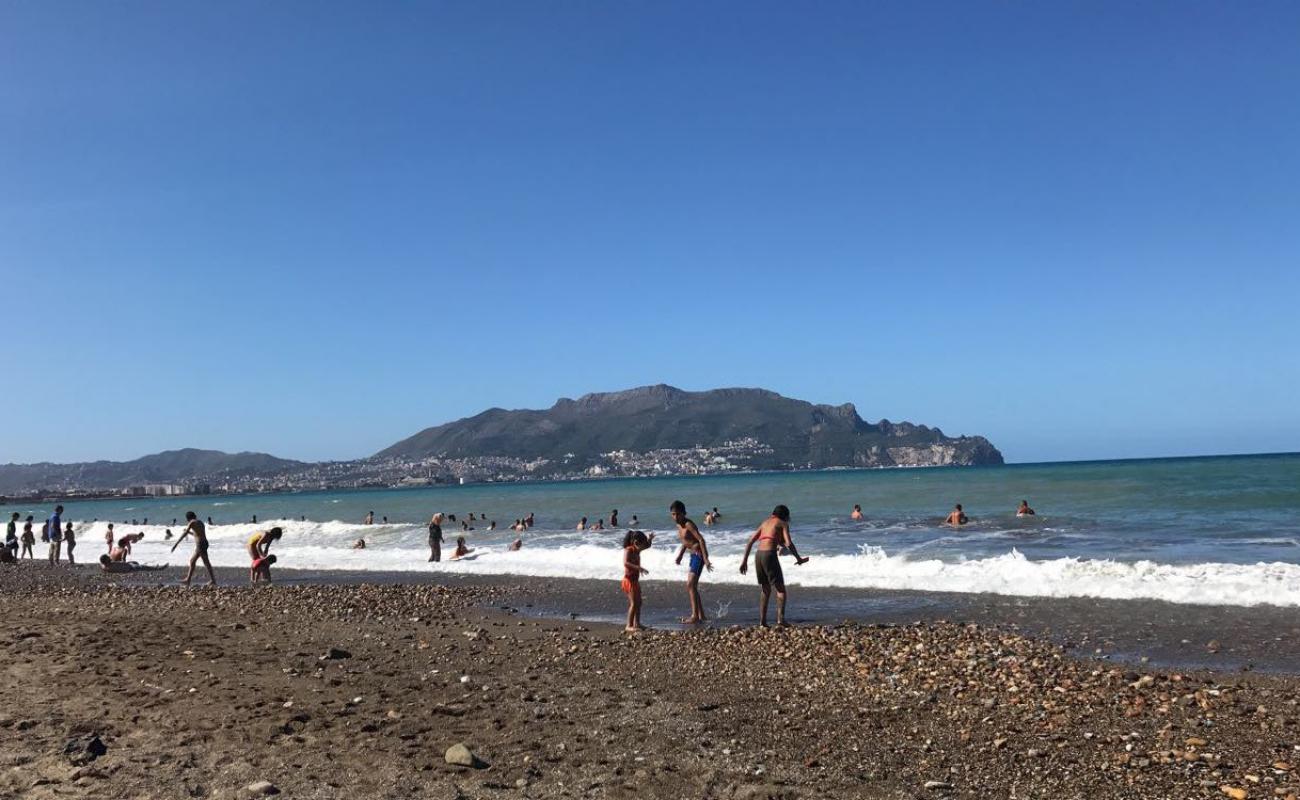 Фото Plage El Maghra с песок с галькой поверхностью