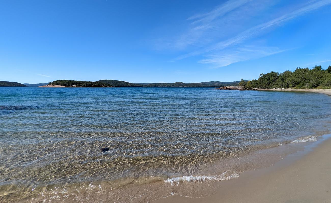 Фото Cummings Beach с светлый песок поверхностью