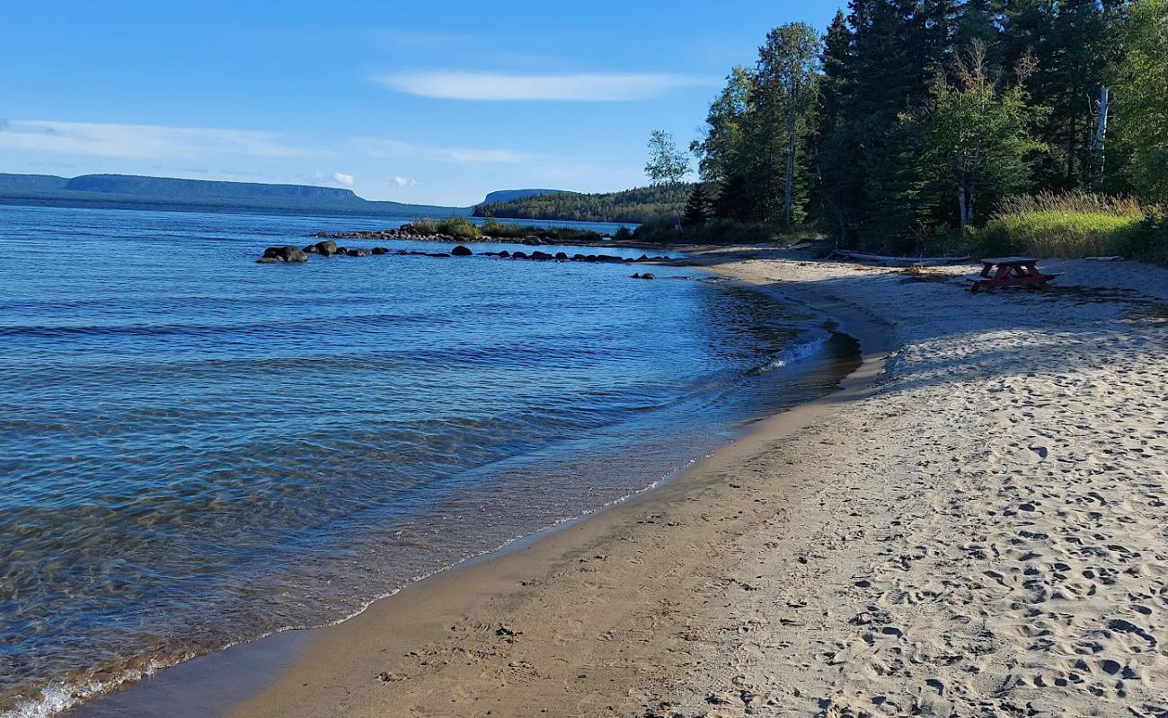 Фото Thunder Bay beach с светлый песок поверхностью