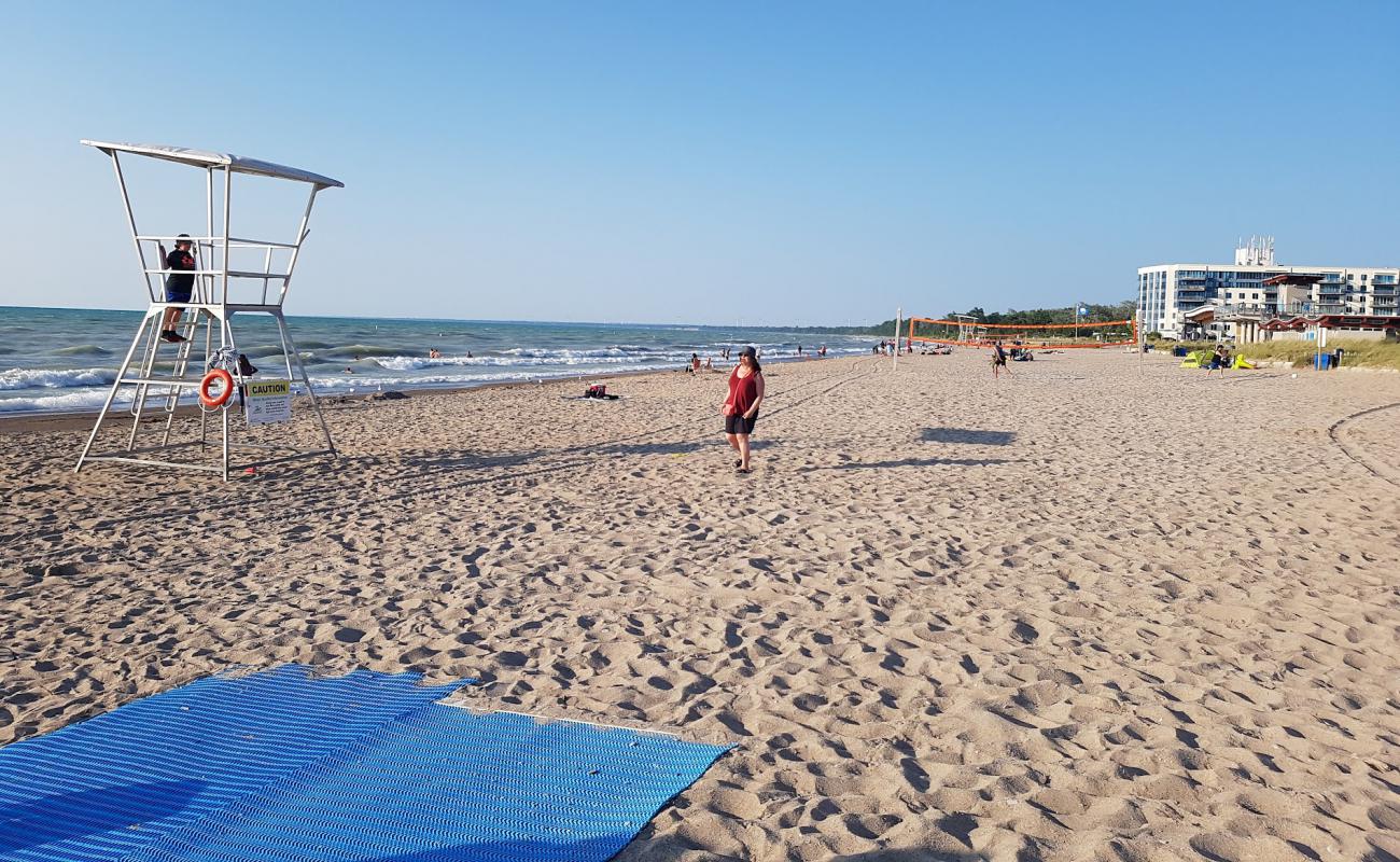 Фото Grand Bend Beach с светлый песок поверхностью