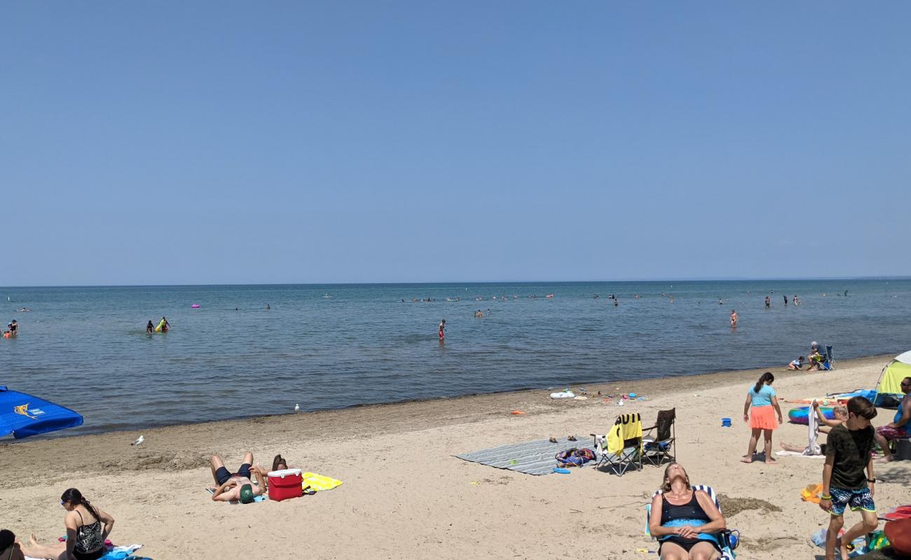 Фото Wasaga Beach A5 с светлый песок поверхностью