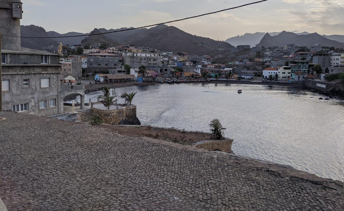 Фото Porto Calheta с песок с галькой поверхностью