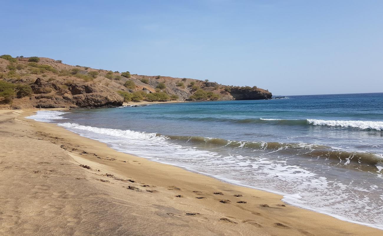 Фото Praia de Sao Francisco с светлый песок поверхностью