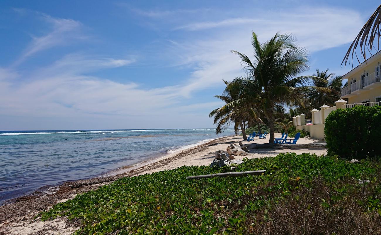 Фото Bodden beach с золотистый песок поверхностью