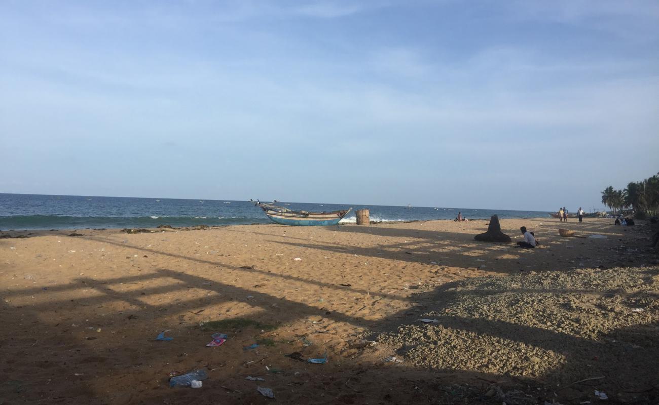 Фото Sainthamaruthu Beach с светлый песок поверхностью