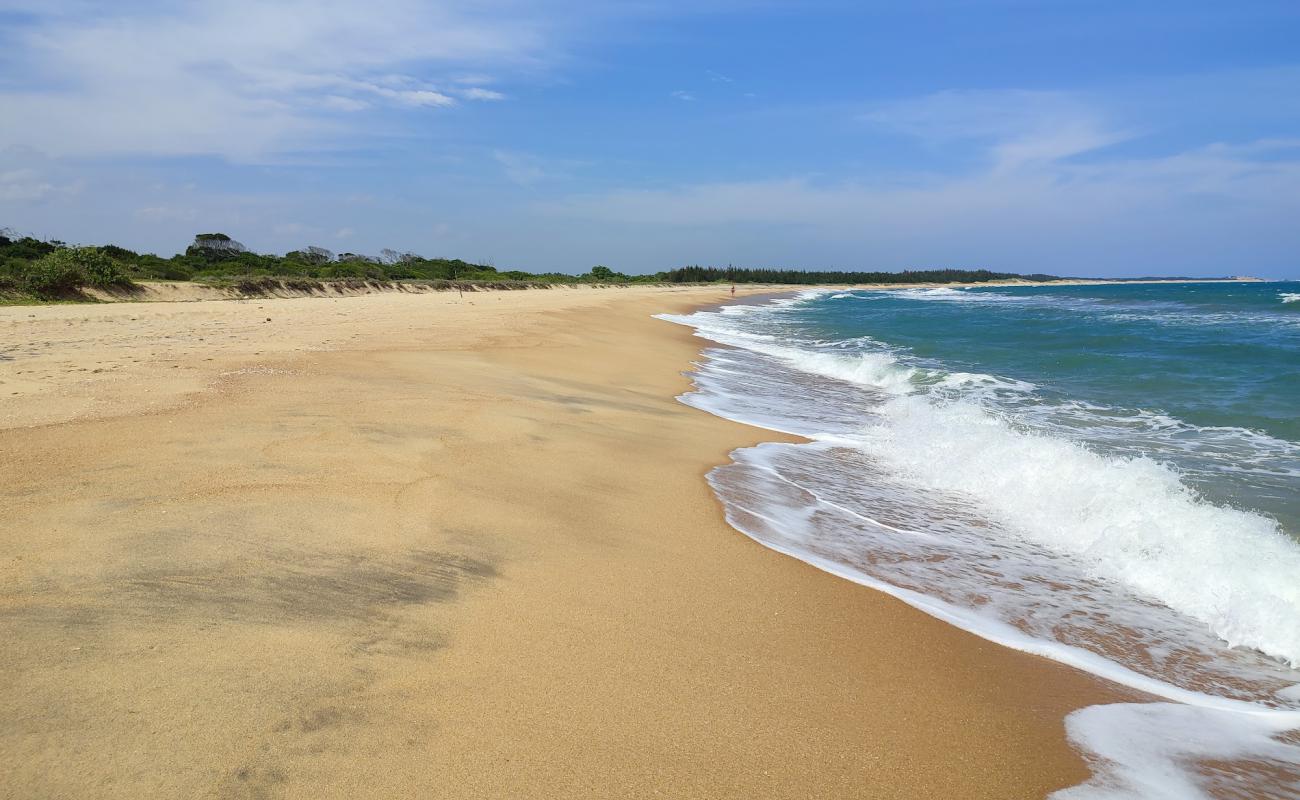 Фото Sangaman Kandy Beach с светлый песок поверхностью