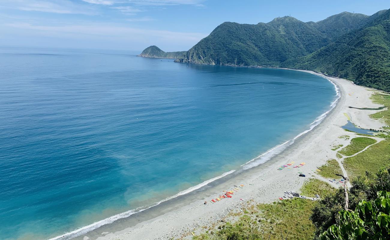 Фото Tung O Beach с серая галька поверхностью