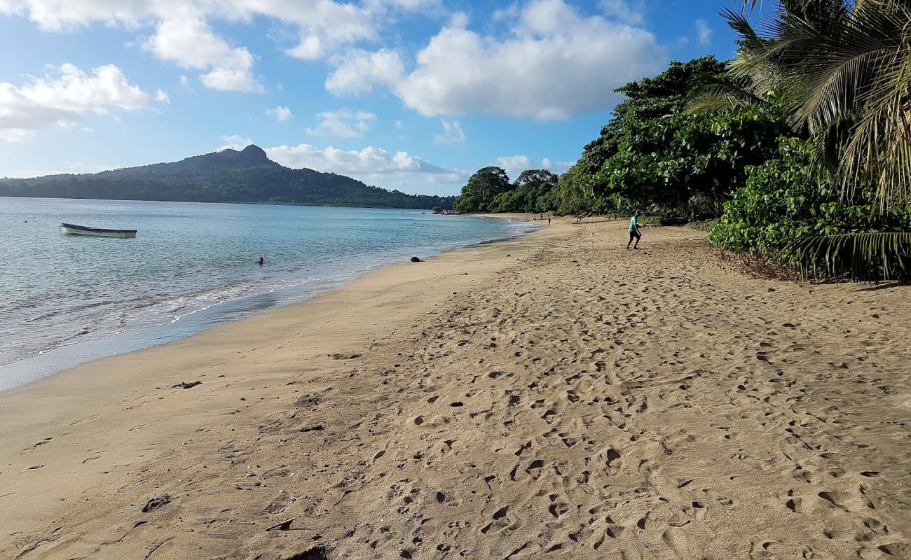 Фото Mtsanga Mtiti Beach с светлый песок поверхностью