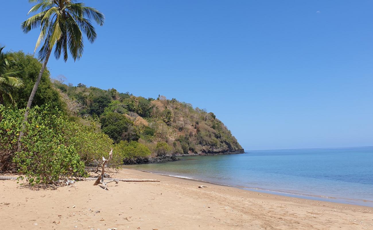 Фото Mtsanga Tsoha Beach с светлый песок поверхностью