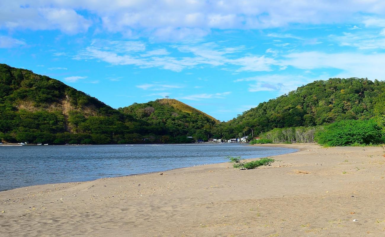 Фото Cuajiniquil beach с светлый песок поверхностью