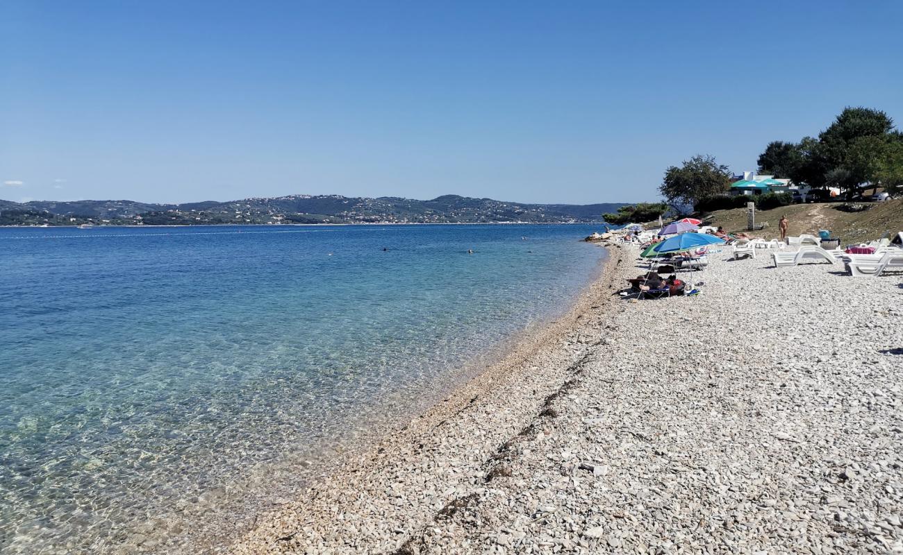 Фото Kanegra beach III с светлая галька поверхностью