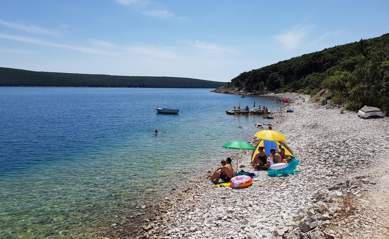 Фото Kalavojna beach с камни поверхностью