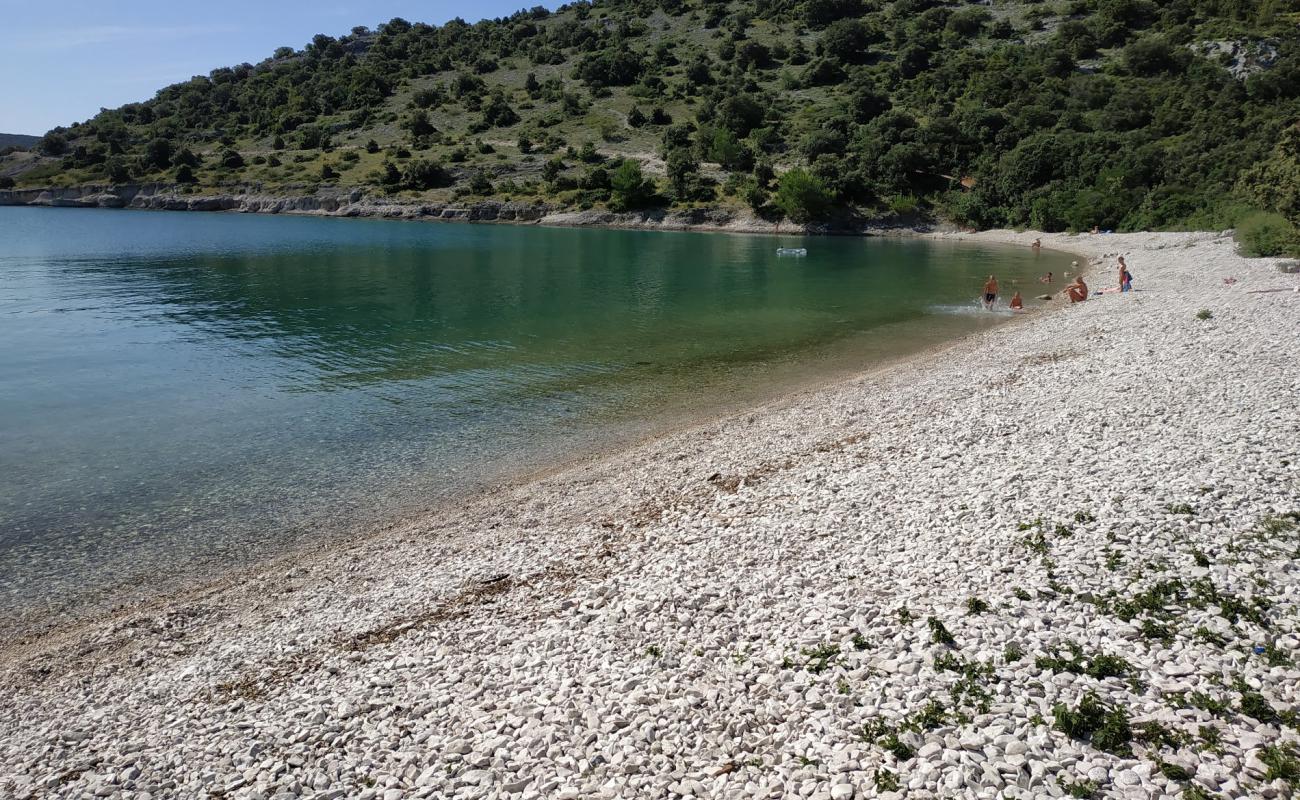 Фото Luka beach с светлая галька поверхностью