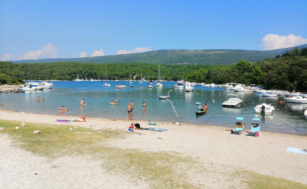 Фото Tunarica beach с серая чистая галька поверхностью