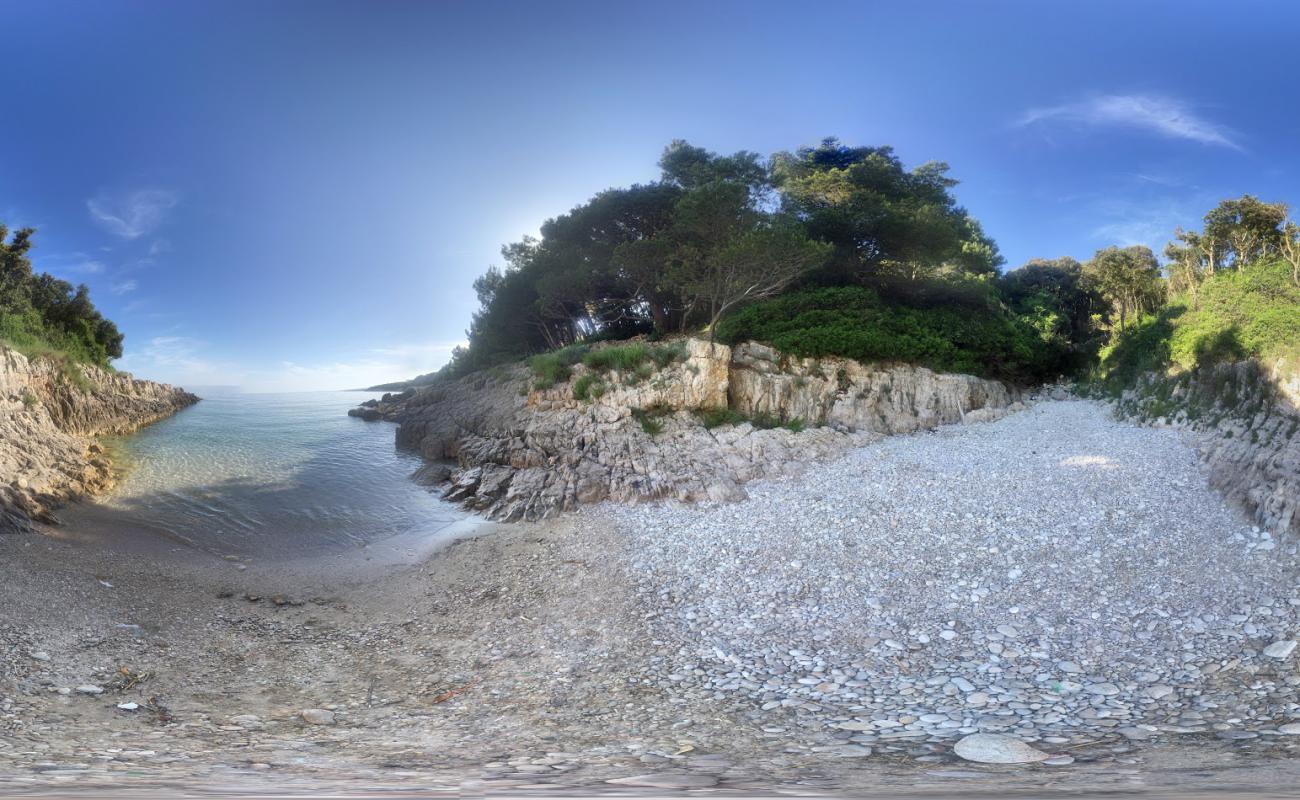 Фото Pripanje beach II с песок с галькой поверхностью