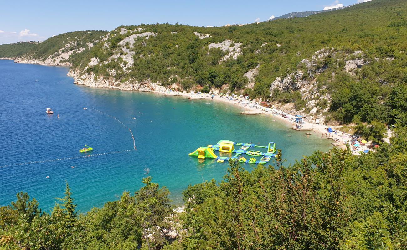 Фото Kacjak beach с серая чистая галька поверхностью