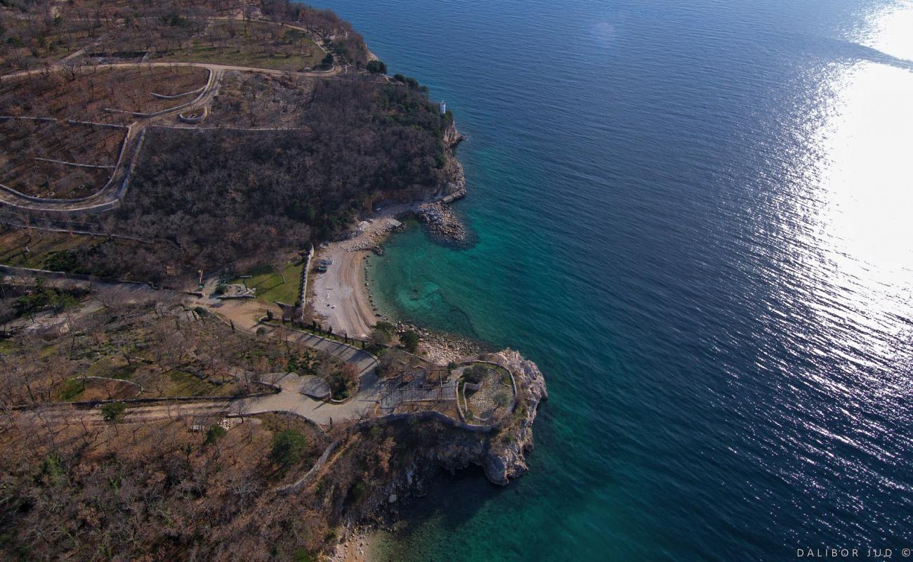 Фото Pekna beach с камни поверхностью