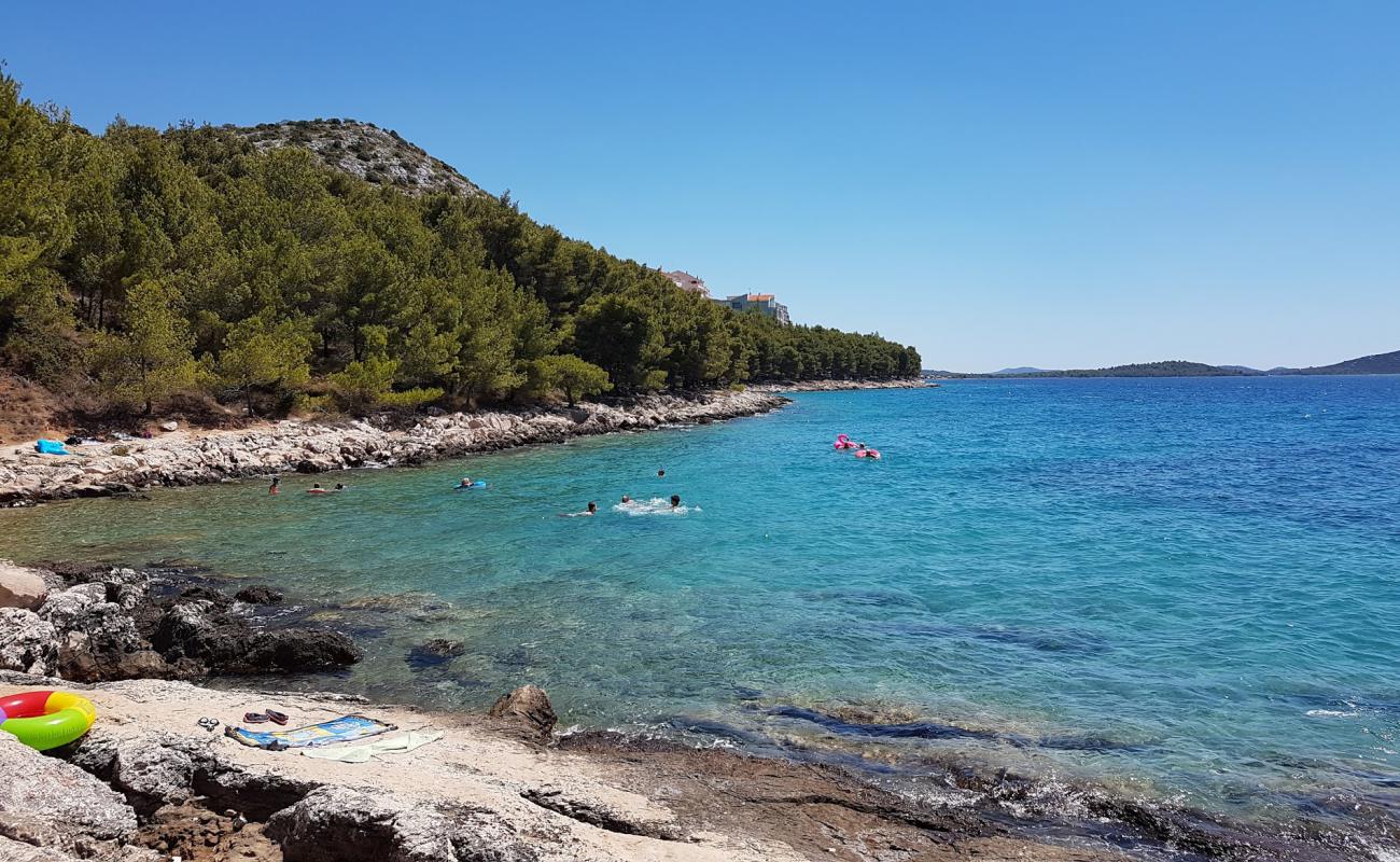 Фото Zakanj beach с камни поверхностью