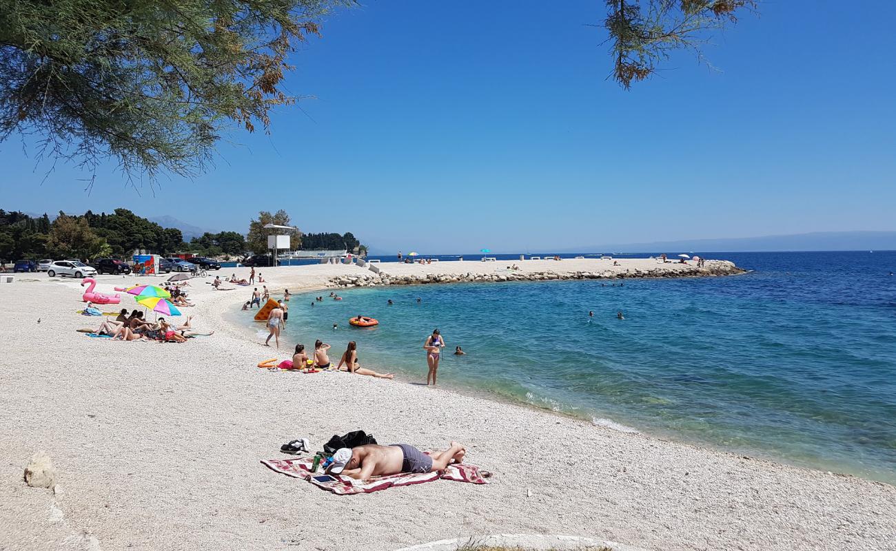 Фото Obojena beach с светлая галька поверхностью