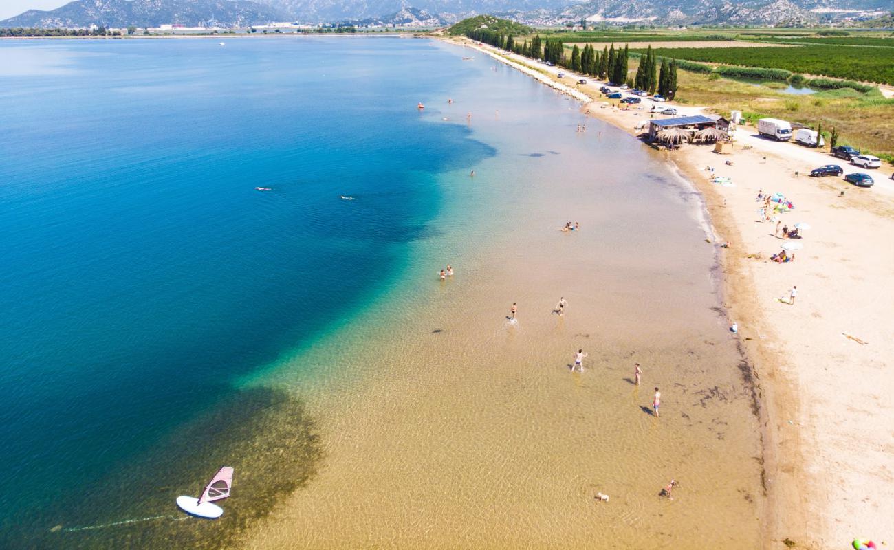 Фото Delta beach с темный песок поверхностью