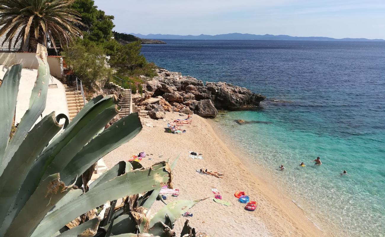 Фото Borak beach с белая чистая галька поверхностью