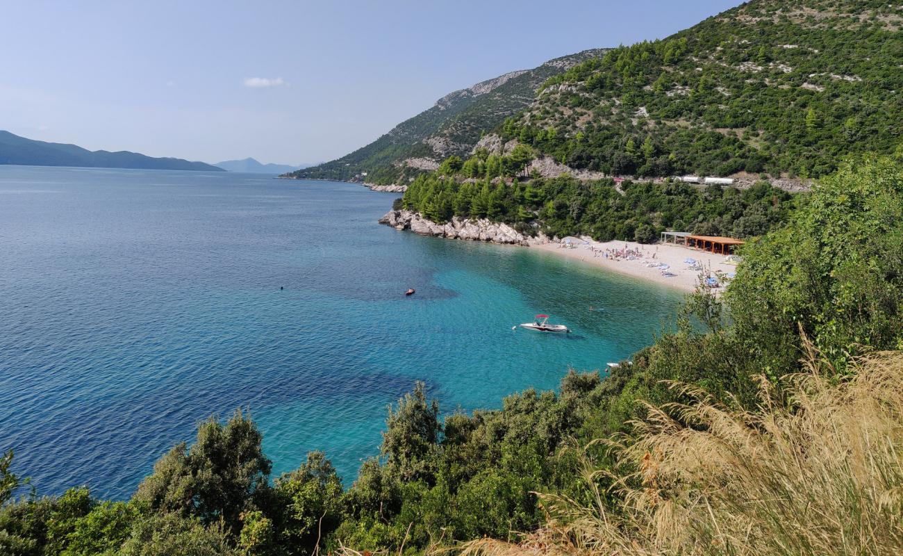 Фото Veliki zal beach с светлая галька поверхностью