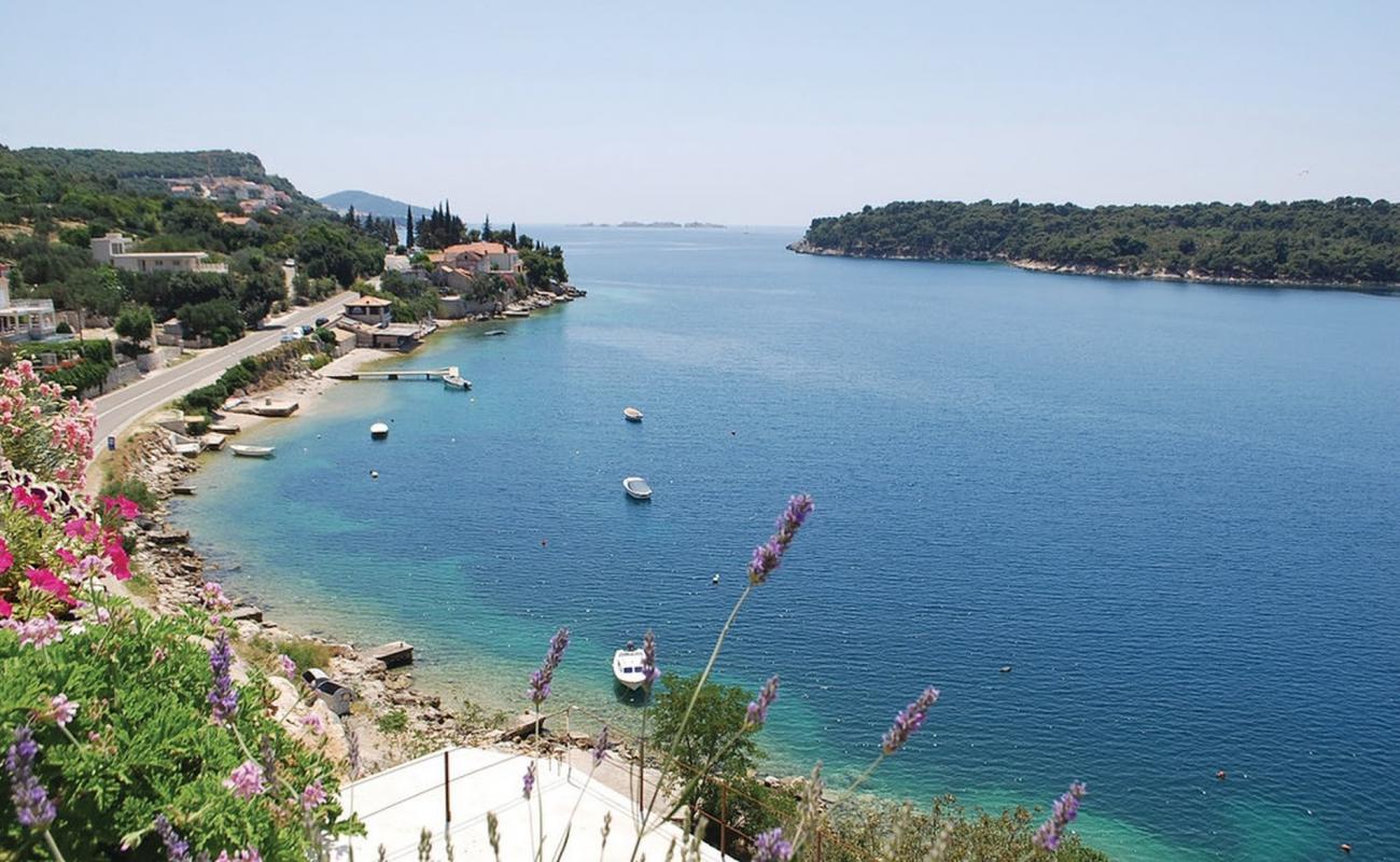 Фото Opcina Dubrovnik с светлая галька поверхностью