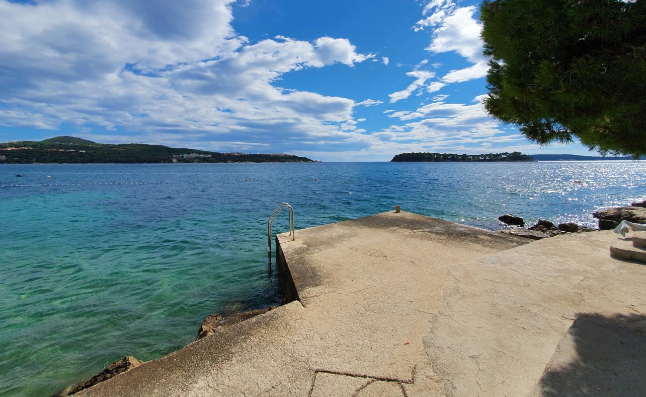 Фото Lozica beach с бетон поверхностью