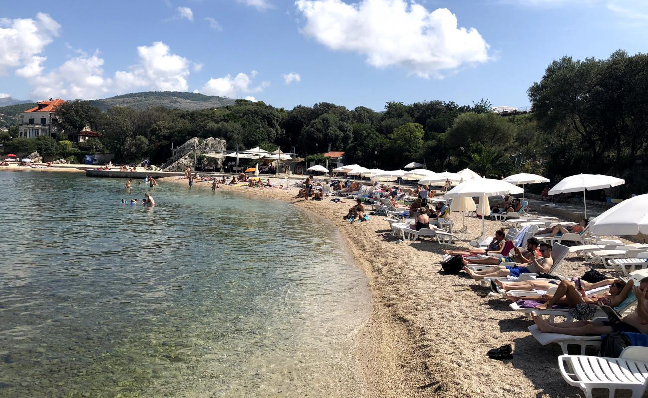 Фото Copacabana beach с белая чистая галька поверхностью