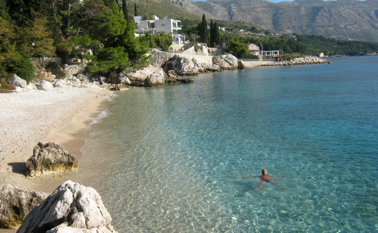 Фото Mlini beach с светлая галька поверхностью