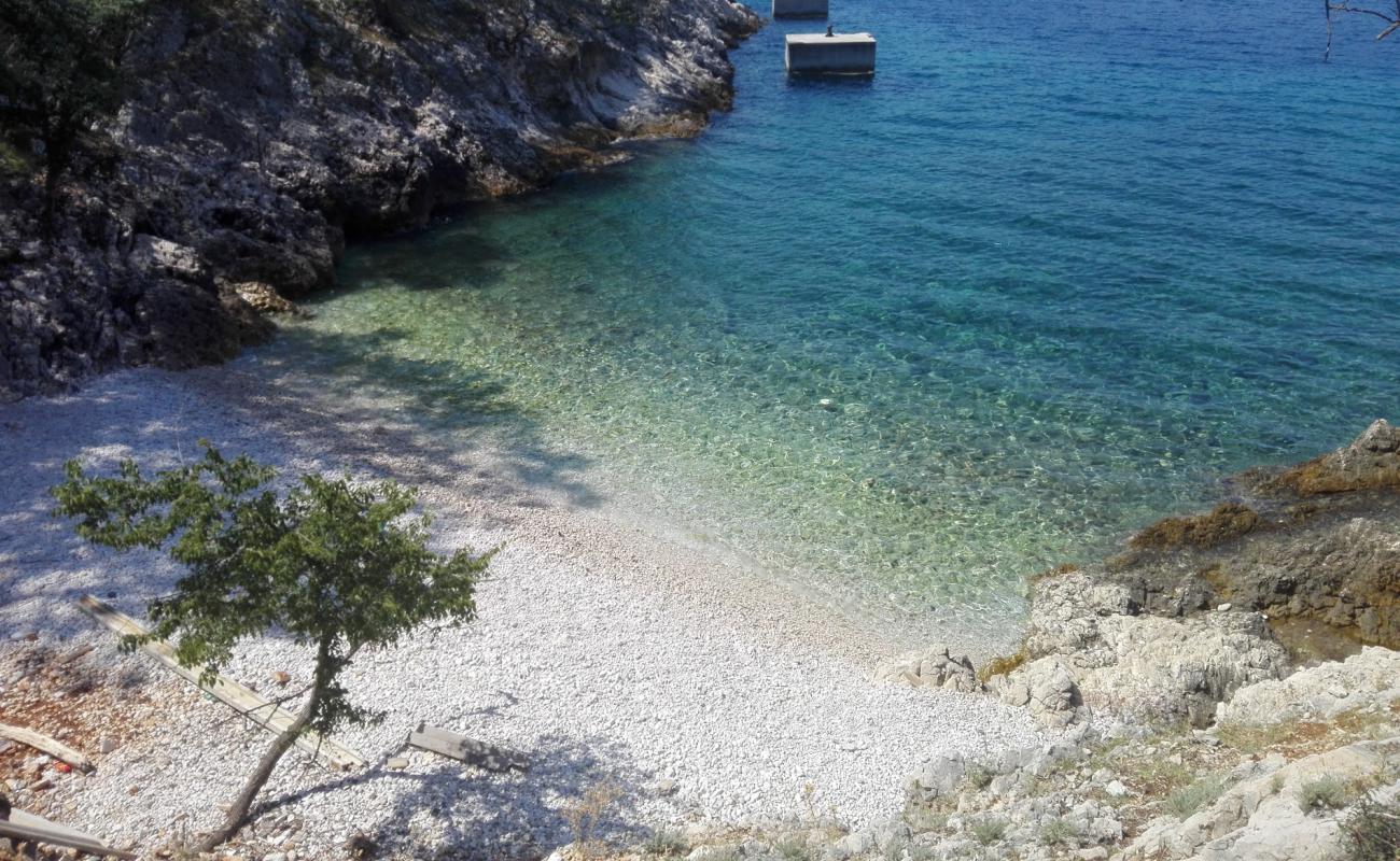 Фото Porozina beach с белая галька поверхностью