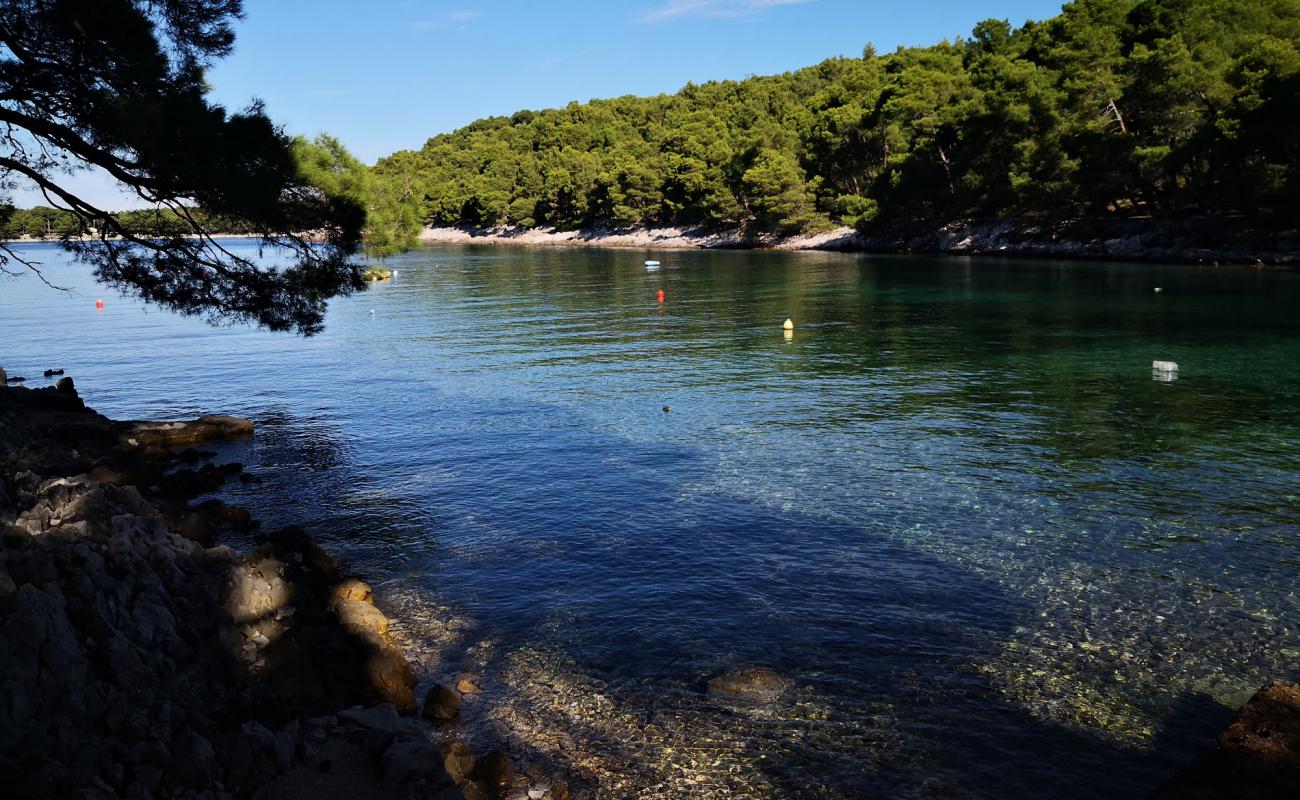 Фото Mali Losinj II с камни поверхностью