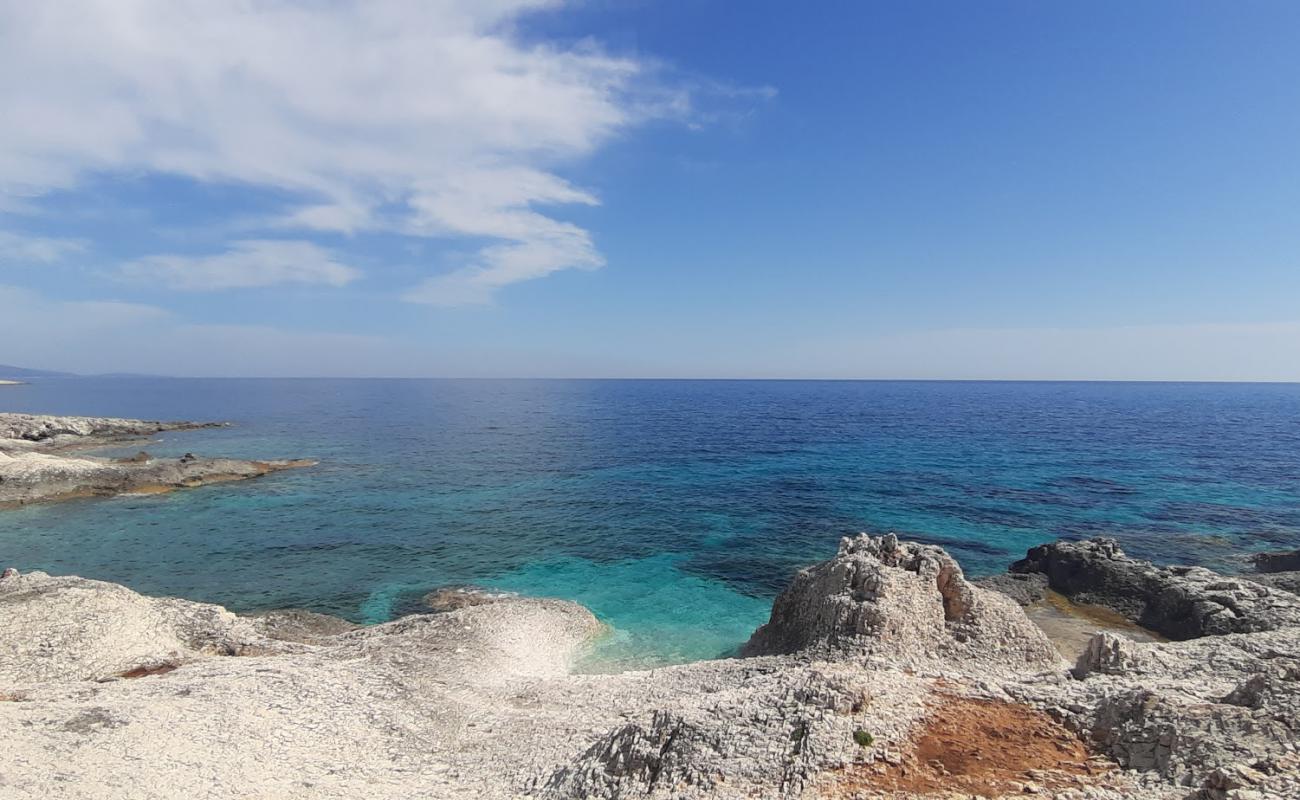 Фото Kurila beach с камни поверхностью