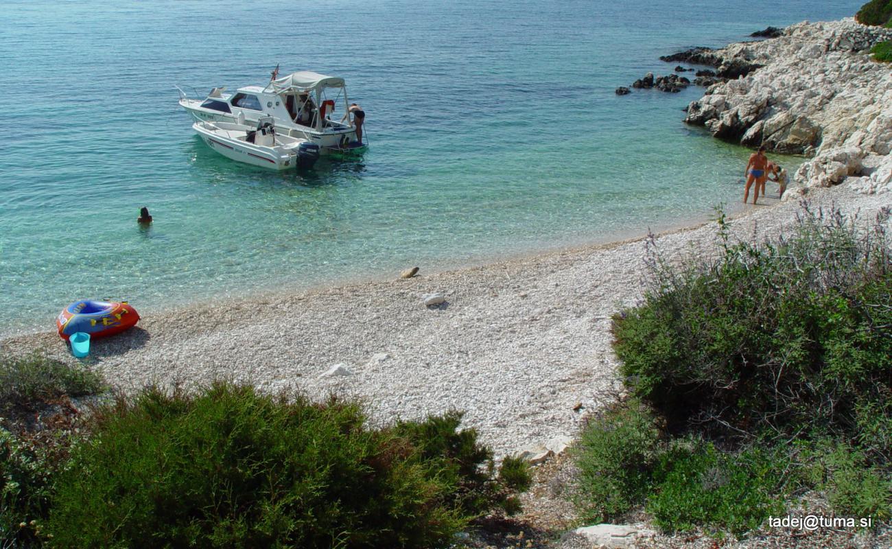 Фото Zal beach с белая галька поверхностью