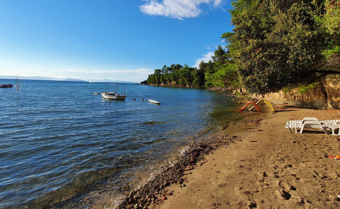 Фото Crikvena beach с светлый песок поверхностью