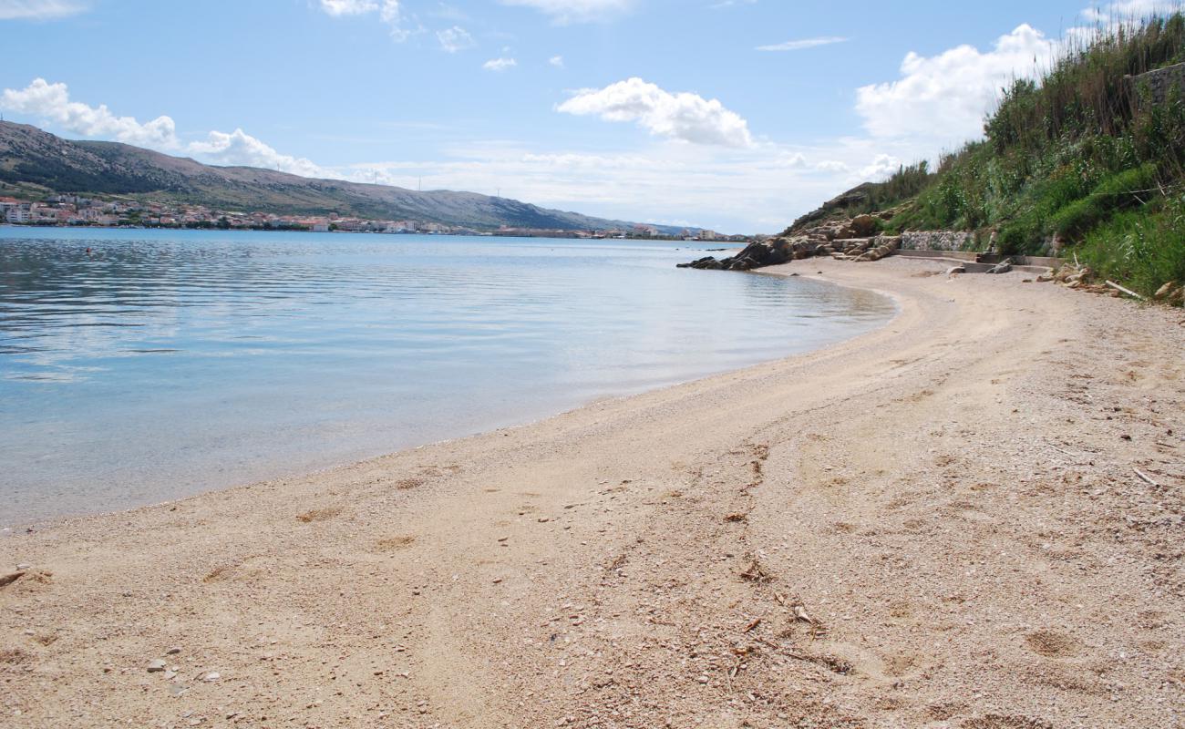 Фото Vodice beach с светлый песок поверхностью