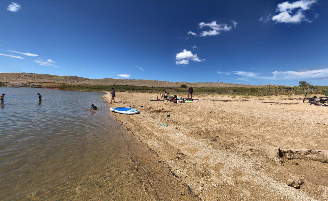 Фото Old Povljana beach находится в природной зоне