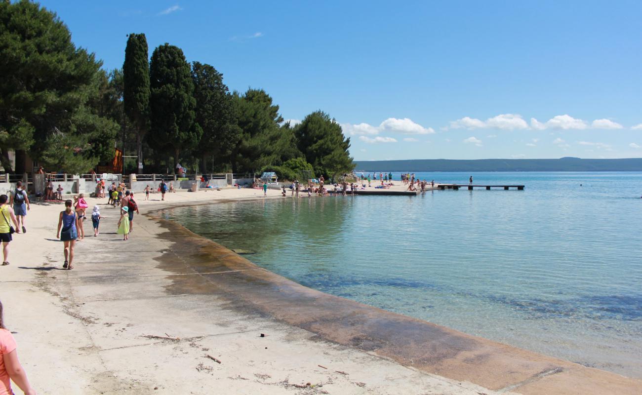 Фото Matlovac beach с бетон поверхностью