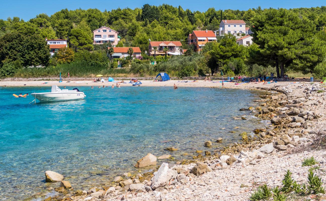 Фото Prvic Sepurine beach с светлая галька поверхностью