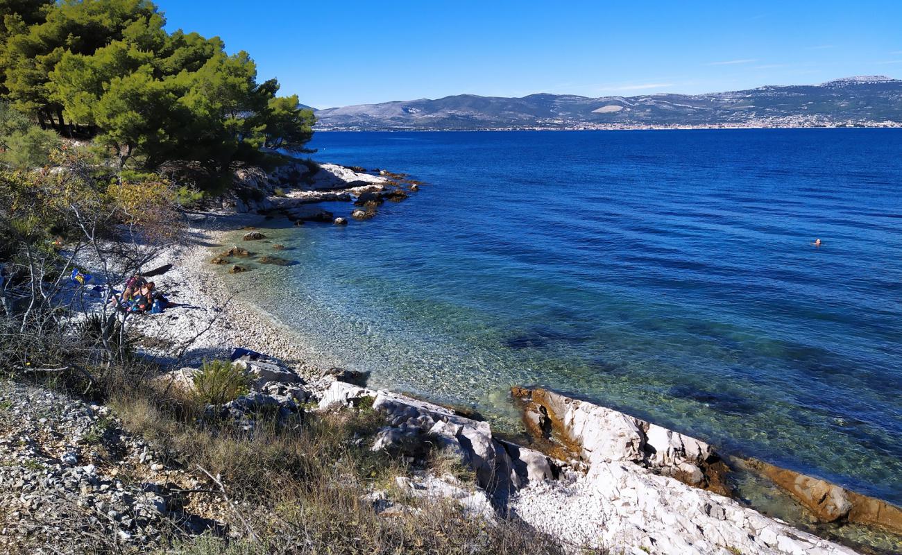 Фото Karyna beach с светлая галька поверхностью