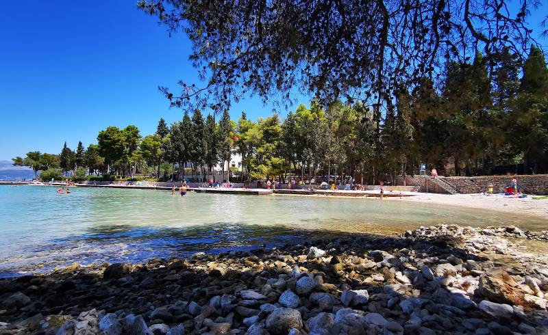 Фото Vela Luka beach с светлая галька поверхностью