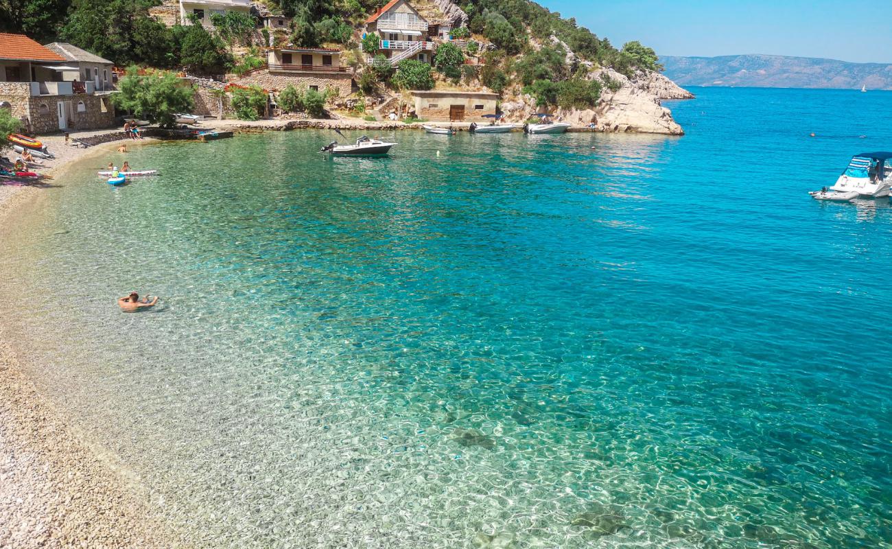 Фото Mala Stiniva beach с светлая галька поверхностью