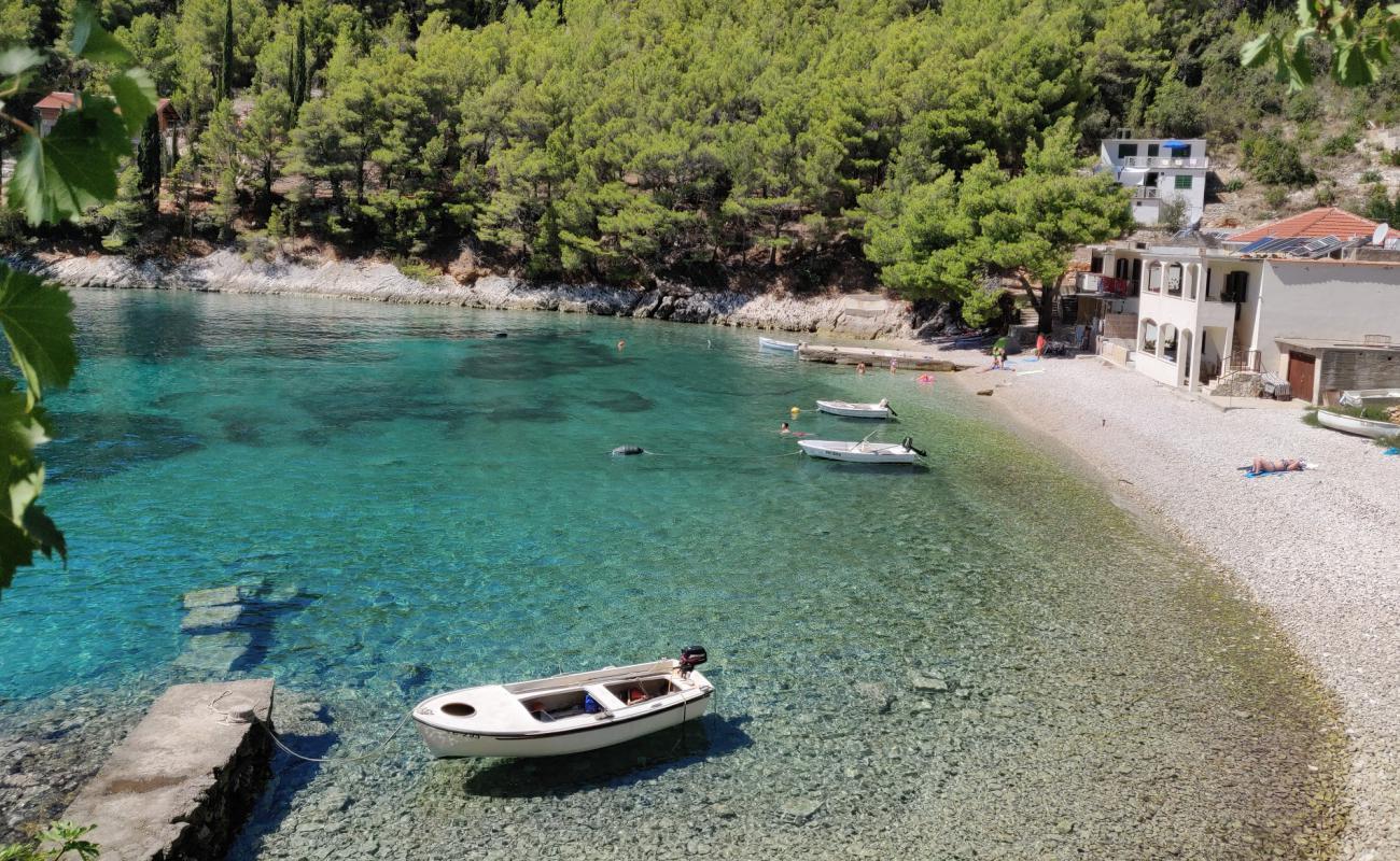 Фото Bogomolje beach с светлая галька поверхностью