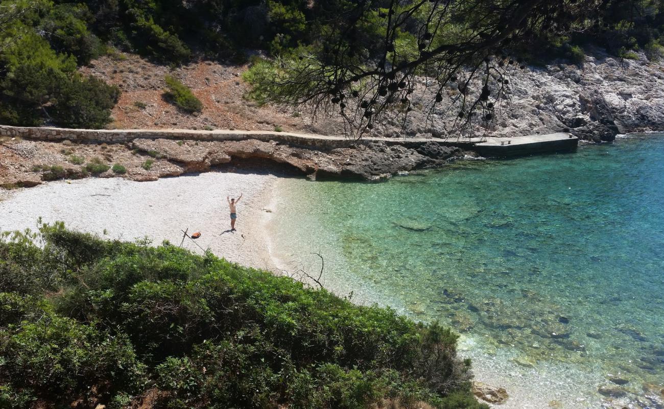 Фото Piscena beach с светлая галька поверхностью