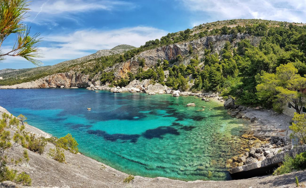 Фото Malo Zarace beach с светлая галька поверхностью